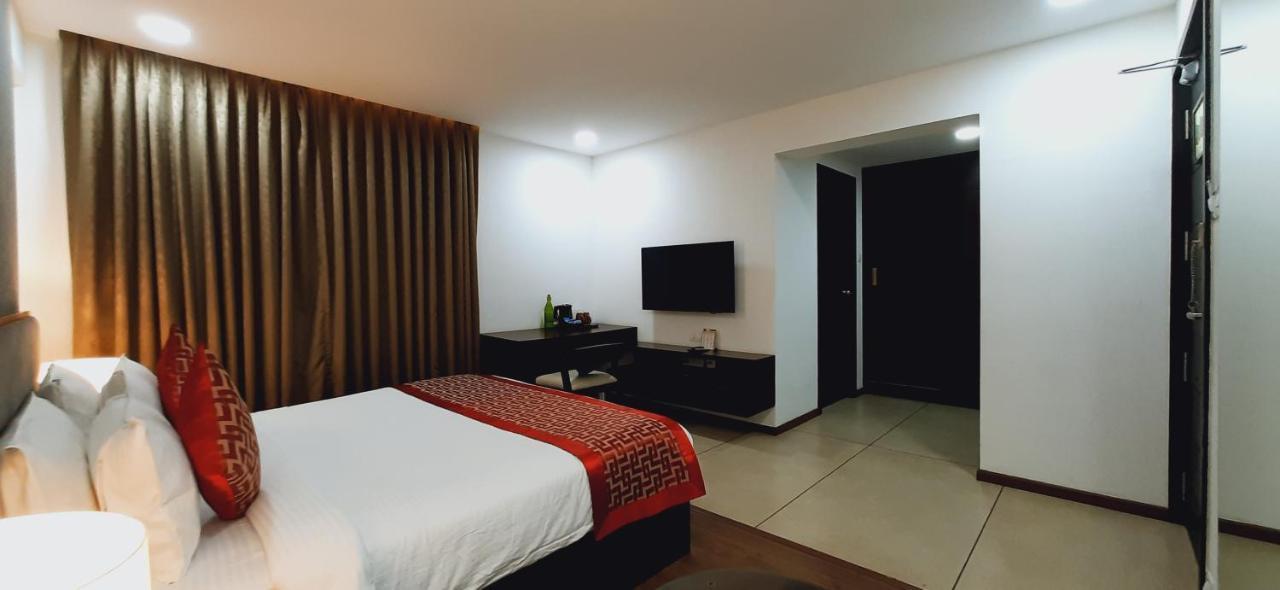 The Terrace By Ladder Mgd By Citrine Hotel Thiruvananthapuram Exterior photo
