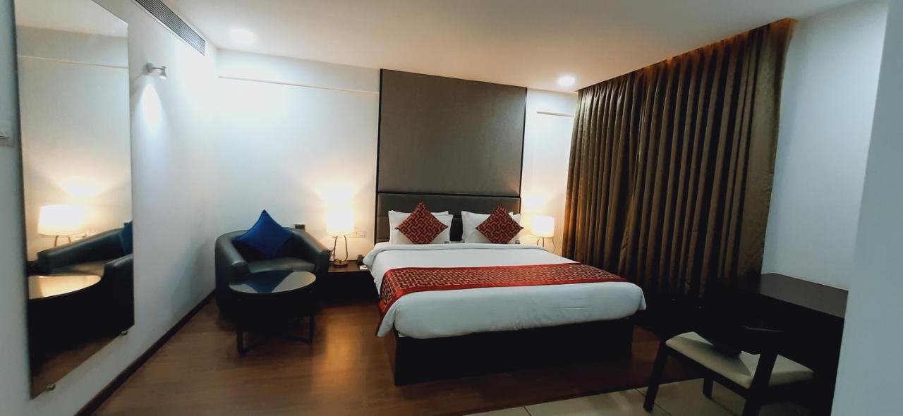 The Terrace By Ladder Mgd By Citrine Hotel Thiruvananthapuram Exterior photo