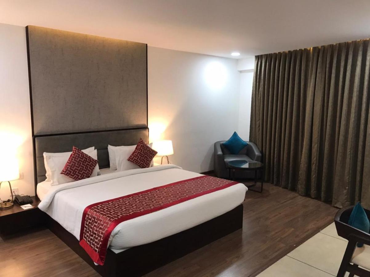 The Terrace By Ladder Mgd By Citrine Hotel Thiruvananthapuram Exterior photo