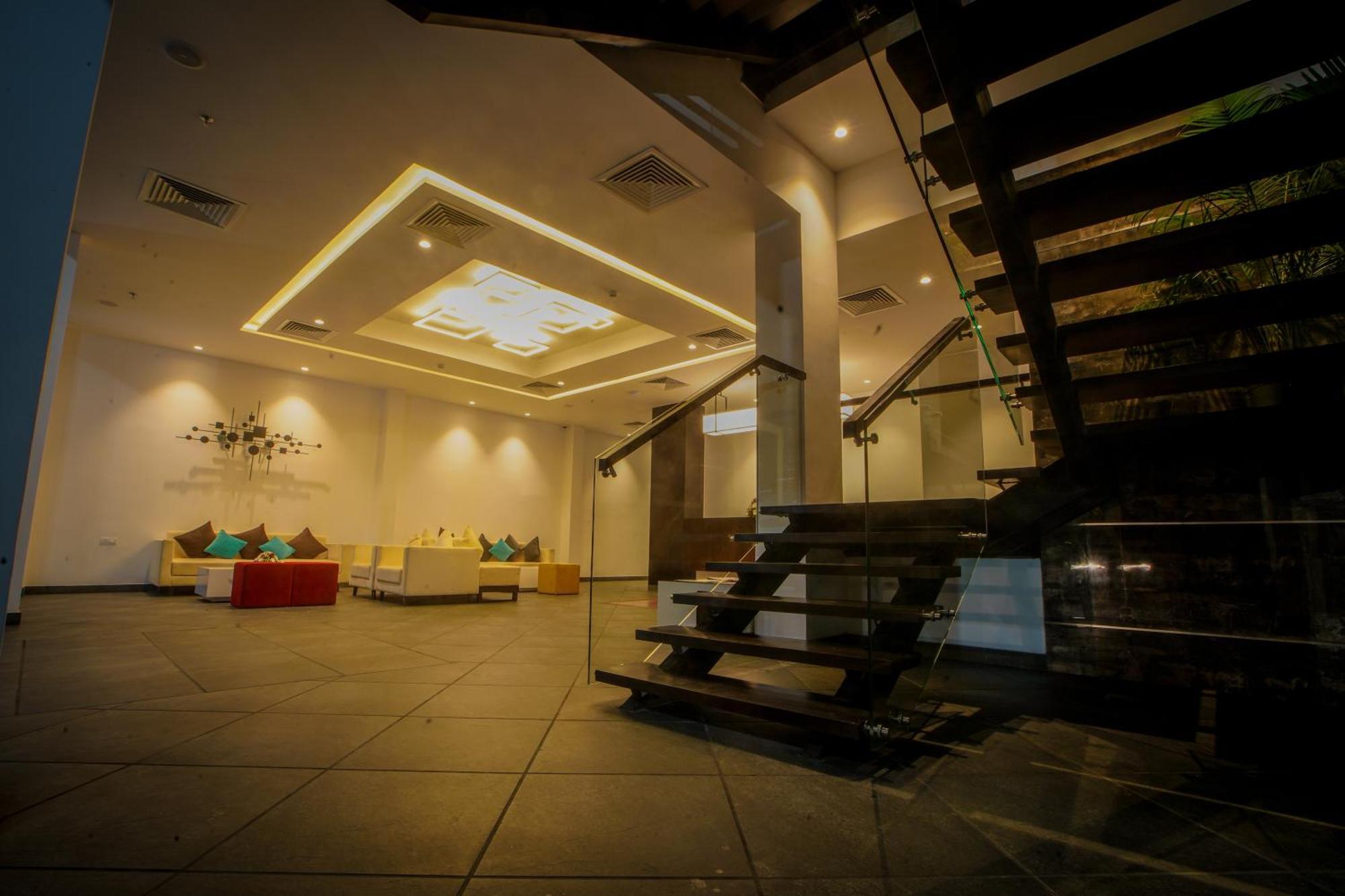 The Terrace By Ladder Mgd By Citrine Hotel Thiruvananthapuram Exterior photo